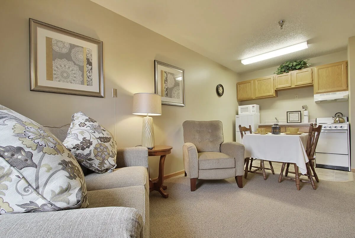 Best Retirement Community in Escanaba, MI LakeHouse Escanaba