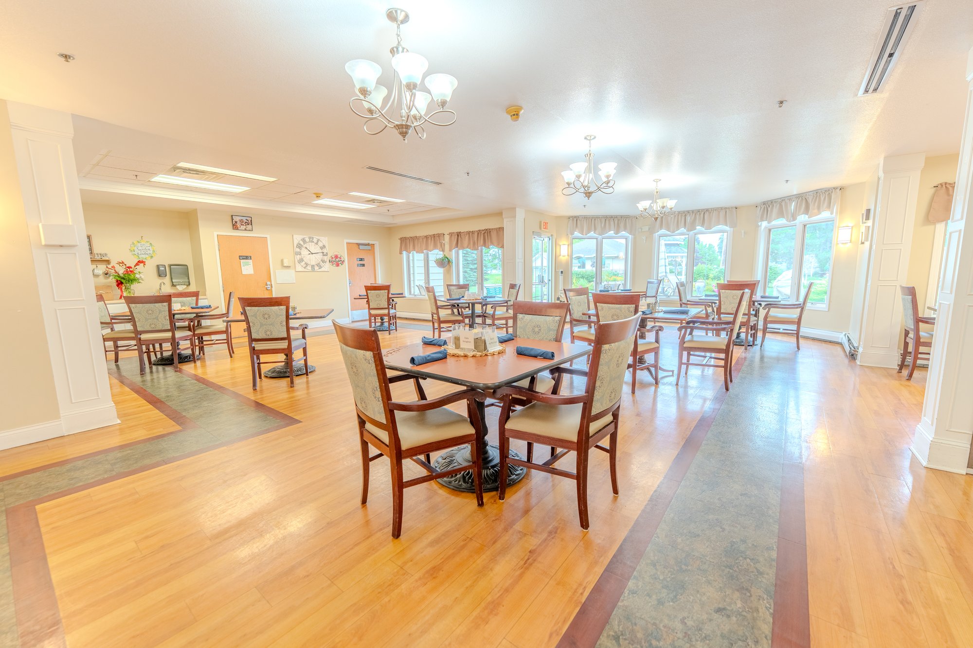 LHESC_AL_dining_009