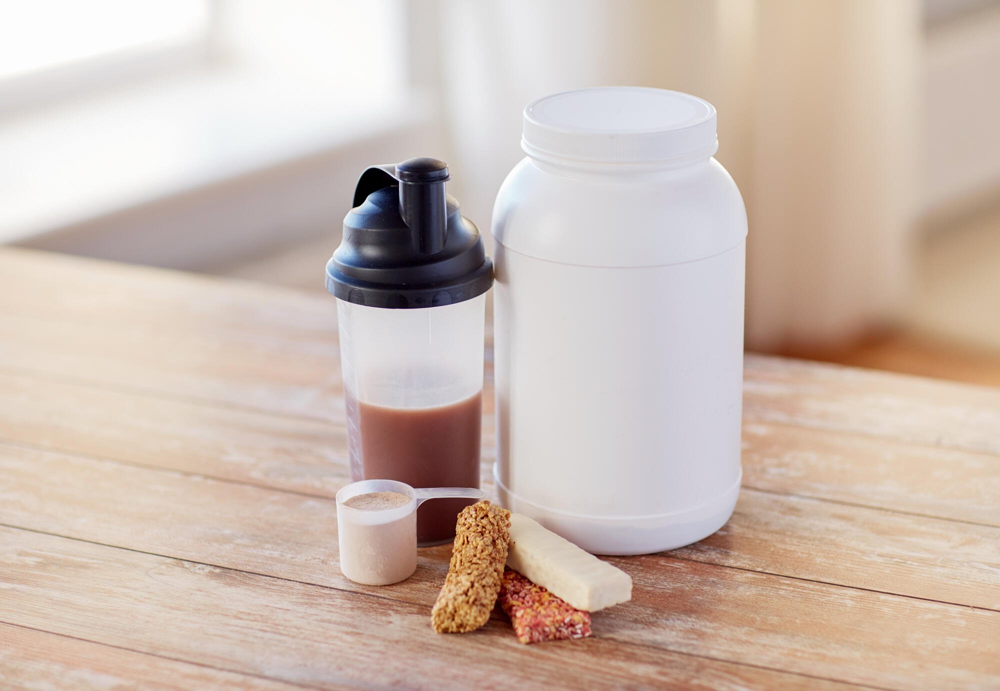 Protein Drinks for Seniors to Gain Weight: What to Consider Before Choosing