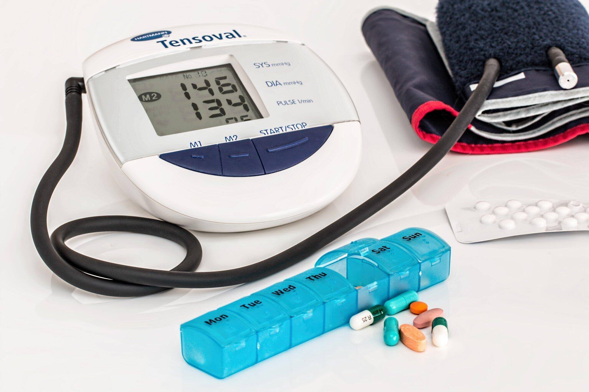 High Blood Pressure and Dehydration: Why Elderly Hydration Matters in Assisted Living
